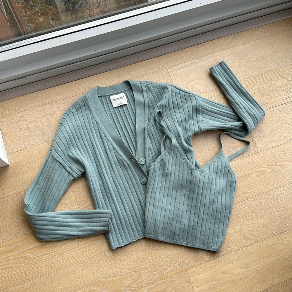 Only worn twice! Abercrombie and Fitch teal sweater set in size XS